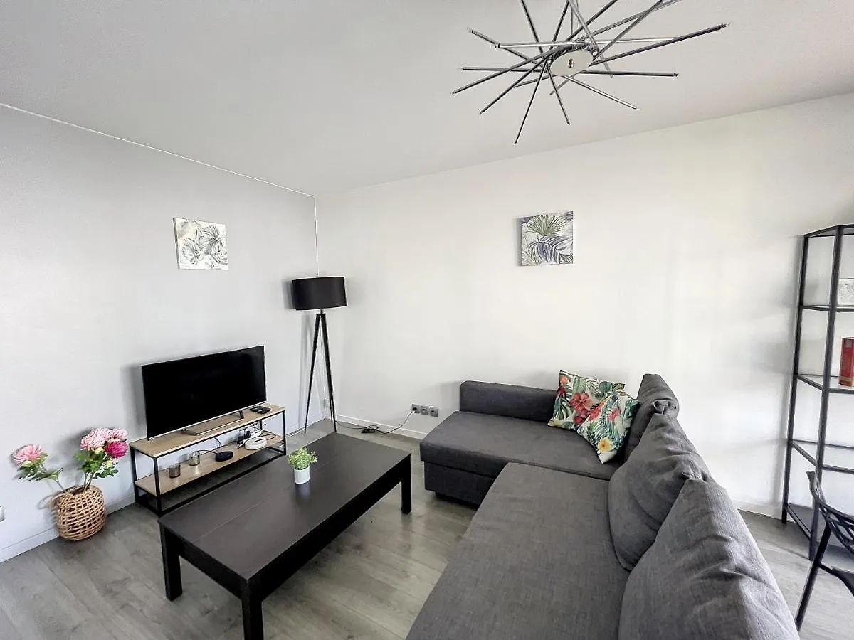 Apartment City & Cosy, Lyon Charcot- Wifi - Lave Linge - Balcon - Parking
