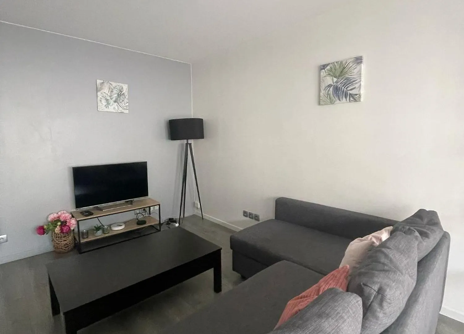 City & Cosy, Lyon Charcot- Wifi - Lave Linge - Balcon - Parking