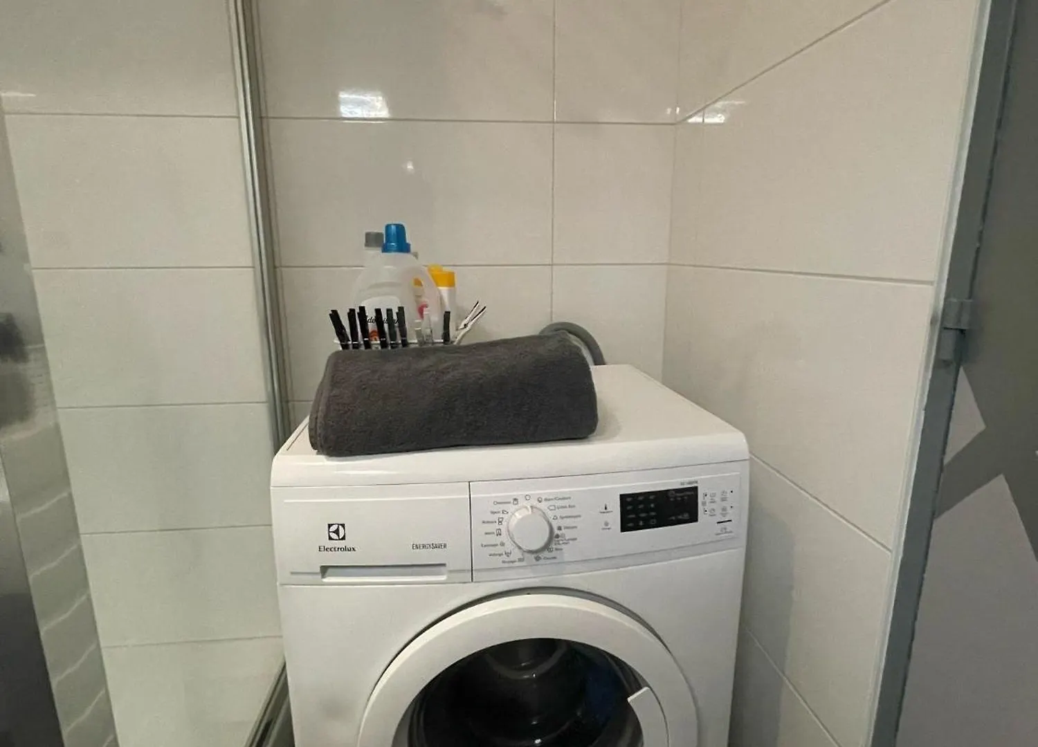 Apartment City & Cosy, Lyon Charcot- Wifi - Lave Linge - Balcon - Parking France