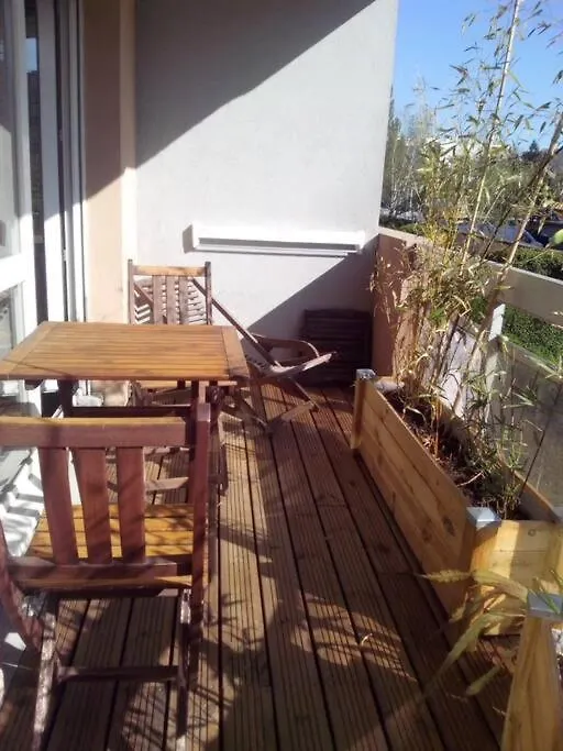 City & Cosy, Lyon Charcot- Wifi - Lave Linge - Balcon - Parking Apartment
