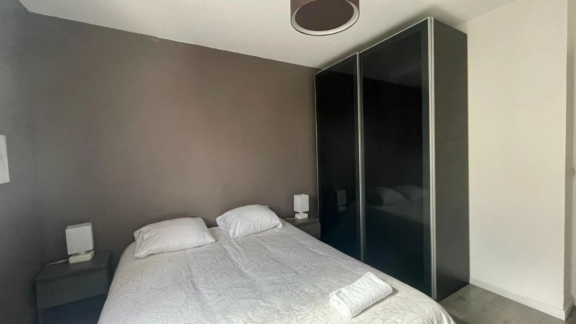 City & Cosy, Lyon Charcot- Wifi - Lave Linge - Balcon - Parking France